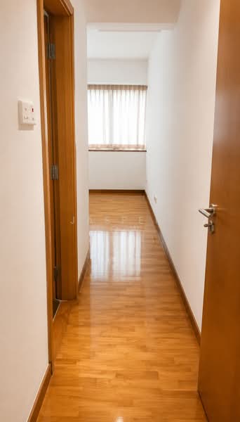 Sunglade, 1 Serangoon Avenue 2, 3 Bedrooms, 1,238 sqft, Condominium For Rent, by Jasper How, 500166931 - Corridor - PropertyGuru.com.sg