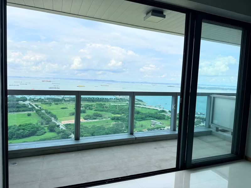 Marina Bay Residences, 18 Marina Boulevard, 2 Bedrooms, 1,130 sqft, Condominium For Sale, by Carol Quek, 500166949 - Balcony - PropertyGuru.com.sg
