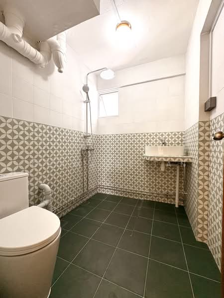 105 Spottiswoode Park Road, 105 Spottiswoode Park Road, 3 Bedrooms, 1,270 sqft, Apartment For Rent, by Germaine Tan, 500166951 - Bathroom - PropertyGuru.com.sg
