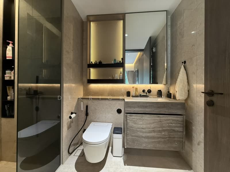 The Reef at King's Dock, 20 Harbourfront Avenue, 2 Bedrooms, 689 sqft, Condominium For Sale, by Derrick Low, 500166969 - Bathroom - PropertyGuru.com.sg