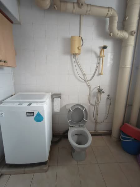 62 Lorong 4 Toa Payoh, 62 Lorong 4 Toa Payoh, Room Rental, 200 sqft, HDB Flat For Rent, by Alan Huy, 500166970 - Bathroom - PropertyGuru.com.sg
