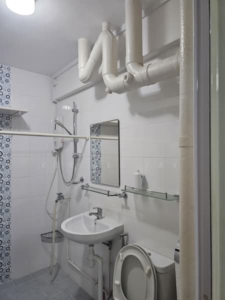 616 Hougang Avenue 8, 616 Hougang Avenue 8, Room Rental, 120 sqft, HDB Flat For Rent, by Kek Sek TAY, 500166987 - Bathroom - PropertyGuru.com.sg