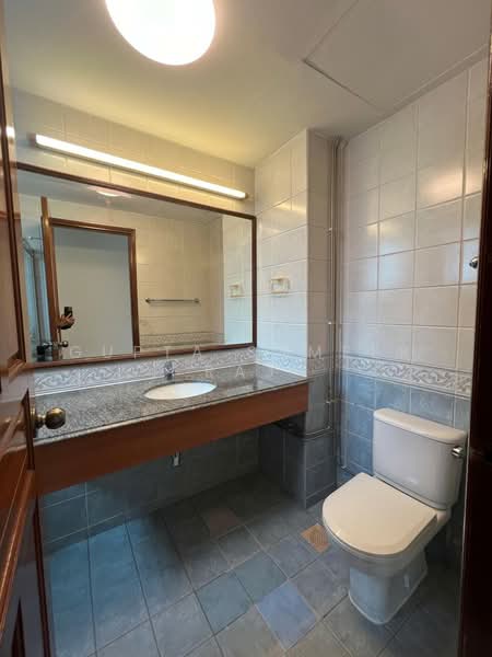 Gold Palm Mansions, 139 Lorong K Telok Kurau, 2 Bedrooms, 1,033 sqft, Apartment For Rent, by Gupta Sameer Raj, 500167017 - Bathroom - PropertyGuru.com.sg