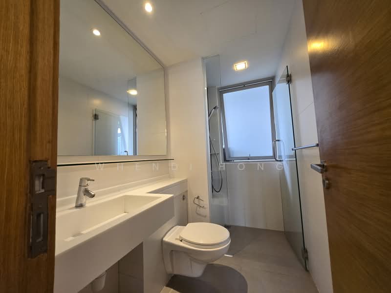 One Amber, 3 Amber Gardens, 4 Bedrooms, 1,701 sqft, Condominium For Sale, by Whendi Hong, 500167018 - Common Bath - PropertyGuru.com.sg
