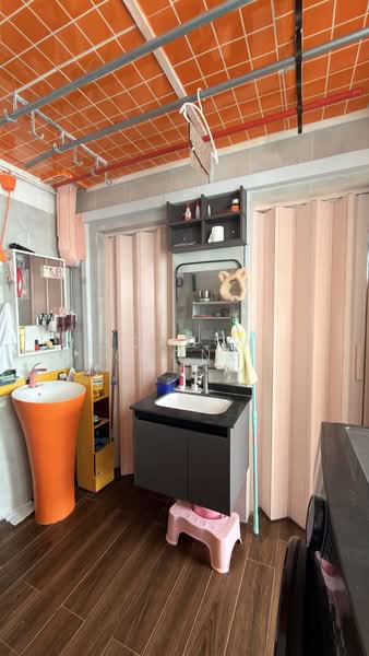 9 Lorong 7 Toa Payoh, 9 Lorong 7 Toa Payoh, 3 Bedrooms, 710 sqft, HDB Flat For Rent, by Gordon Chong, 500167020 - Bathroom - PropertyGuru.com.sg