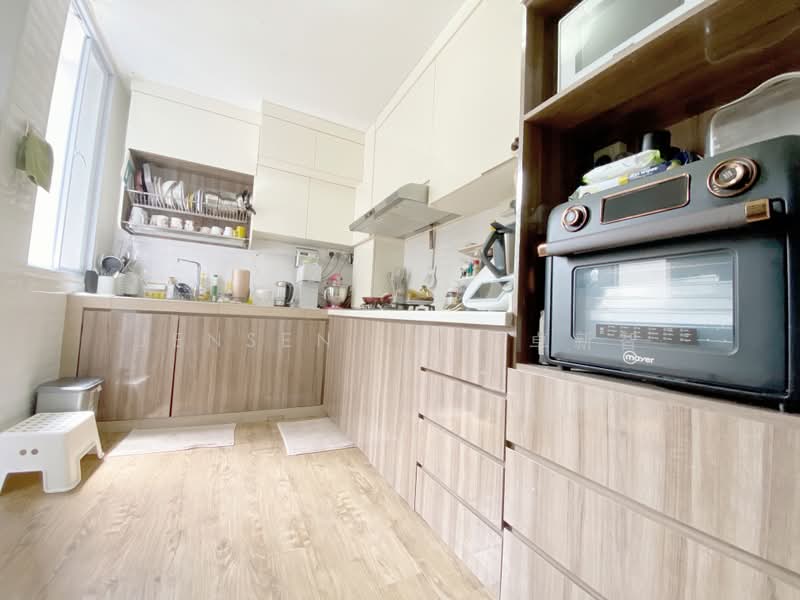 919 Hougang Avenue 4, 919 Hougang Avenue 4, 4 Bedrooms, 1,292 sqft, HDB Flat For Sale, by Jensen Toh 卓新智, 500167035 - Kitchen - PropertyGuru.com.sg