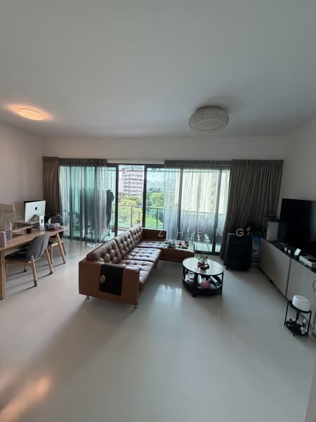 Soleil @ Sinaran, 6 Sinaran Drive, 3 Bedrooms, 1,450 sqft, Condominium For Rent, by Ruth Zheng, 500167039 - Living Room - PropertyGuru.com.sg