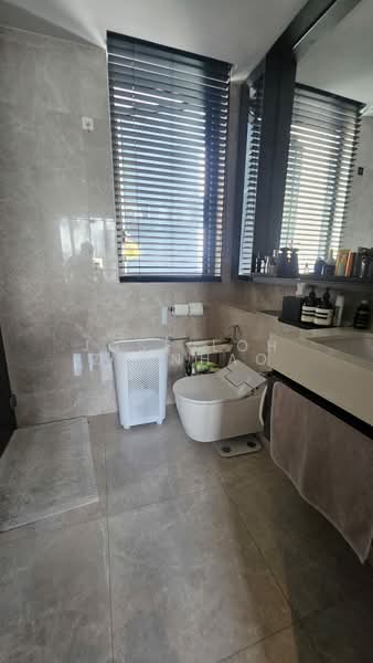 Riviere, 1 Jiak Kim Street, 3 Bedrooms, 1,173 sqft, Condominium For Sale, by Jose Loh Zhenhao, 500167041 - Bathroom - PropertyGuru.com.sg