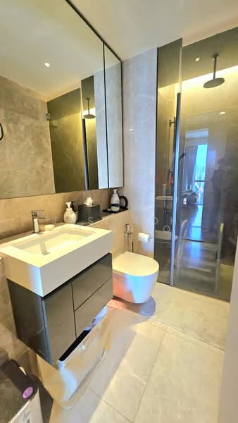 Riviere, 1 Jiak Kim Street, 3 Bedrooms, 1,173 sqft, Condominium For Sale, by Jose Loh Zhenhao, 500167041 - Bathroom - PropertyGuru.com.sg