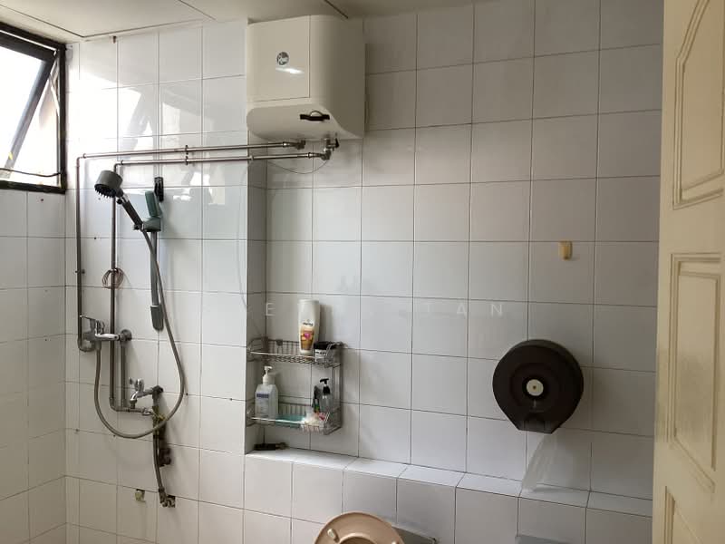 Delight Court, 16 Lorong 33 Geylang, 3 Bedrooms, 1,324 sqft, Condominium For Sale, by Steven Tan, 500167051 - Bathroom - PropertyGuru.com.sg