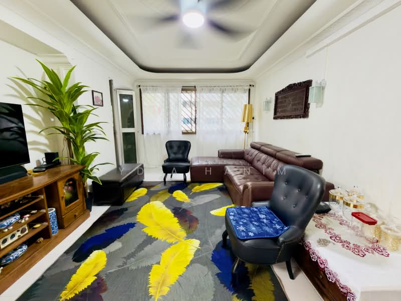 419 Hougang Avenue 8, 419 Hougang Avenue 8, 3 Bedrooms, 1,130 sqft, HDB Flat For Sale, by Lydia Hanim, 500167052 - Living Room - PropertyGuru.com.sg