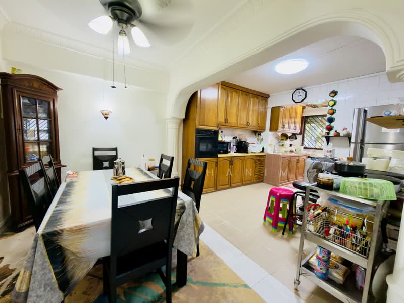 419 Hougang Avenue 8, 419 Hougang Avenue 8, 3 Bedrooms, 1,130 sqft, HDB Flat For Sale, by Lydia Hanim, 500167052 - Kitchen - PropertyGuru.com.sg
