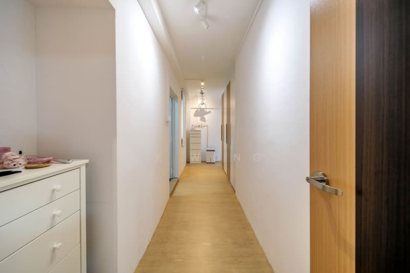 109A Edgedale Plains, 109A Edgedale Plains, 3 Bedrooms, 1,184 sqft, HDB Flat For Sale, by VK Wong, 500167056 - Corridor - PropertyGuru.com.sg