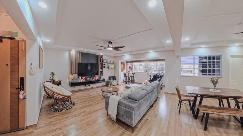 121 Bukit Batok Central, 121 Bukit Batok Central, 4 Bedrooms, 1,560 sqft, HDB Flat For Sale, by Sha Angullia, 500167059 - Living Room - PropertyGuru.com.sg