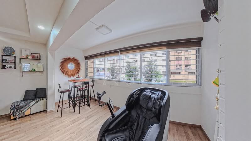 121 Bukit Batok Central, 121 Bukit Batok Central, 4 Bedrooms, 1,560 sqft, HDB Flat For Sale, by Sha Angullia, 500167059 - Living Room - PropertyGuru.com.sg