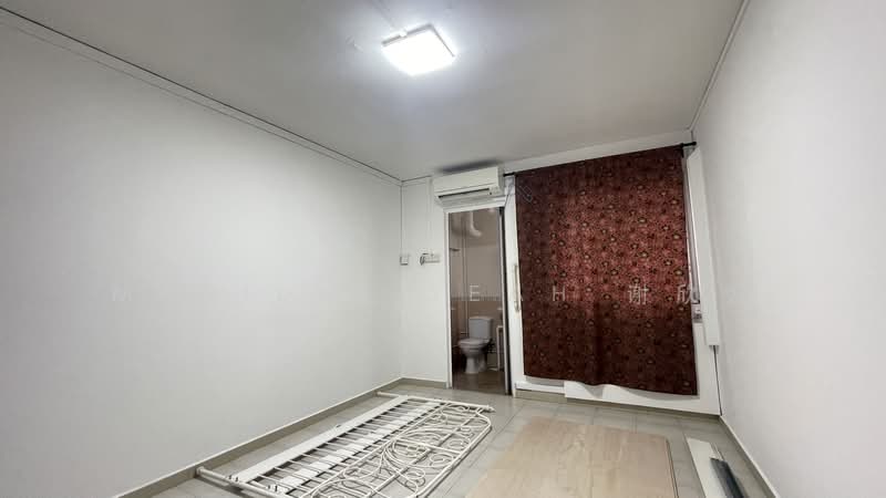 322 Bukit Batok Street 33, 322 Bukit Batok Street 33, 3 Bedrooms, 1,055 sqft, HDB Flat For Rent, by Marilyn Seah 谢欣妤, 500167071 - Master bedroom - PropertyGuru.com.sg