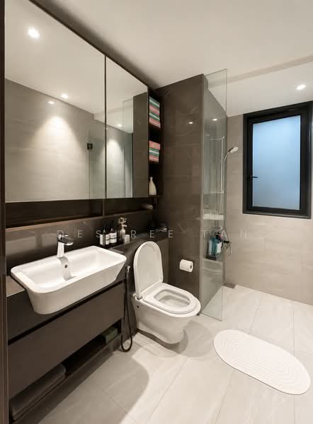 The Florence Residences, 87 Hougang Avenue 2, 2 Bedrooms, 721 sqft, Condominium For Sale, by Desiree Tan, 500167073 - Bathroom - PropertyGuru.com.sg