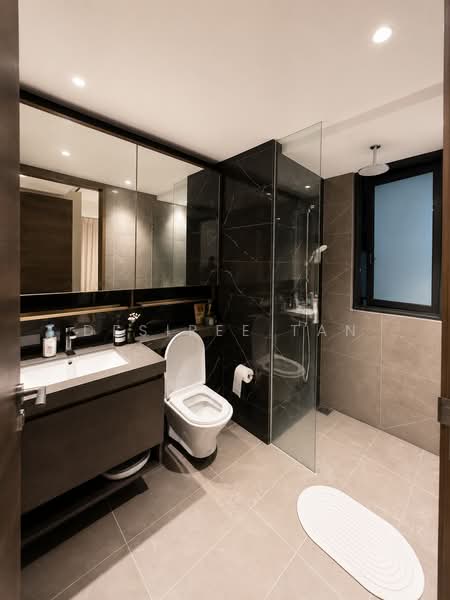 The Florence Residences, 87 Hougang Avenue 2, 2 Bedrooms, 721 sqft, Condominium For Sale, by Desiree Tan, 500167073 - Master Bathroom - PropertyGuru.com.sg