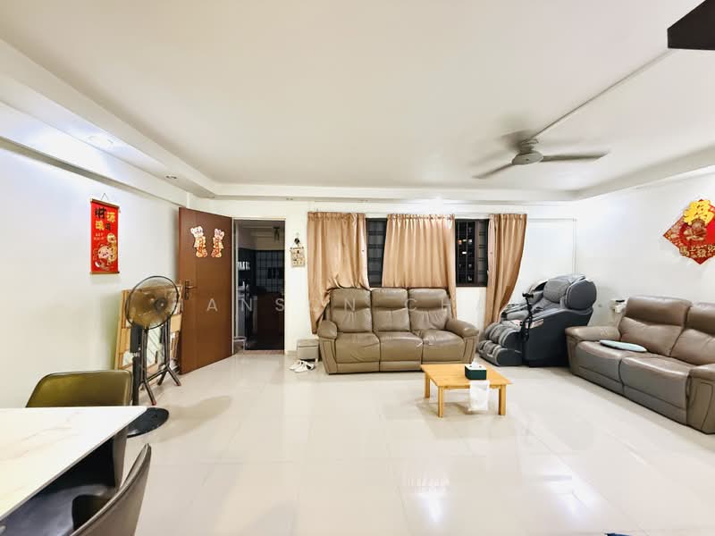 124 Yishun Street 11, 124 Yishun Street 11, 3 Bedrooms, 1,033 sqft, HDB Flat For Sale, by Hanson Chan, 500167075 - Living Room - PropertyGuru.com.sg