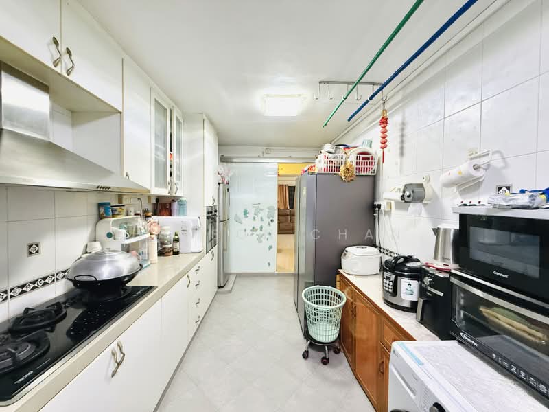 124 Yishun Street 11, 124 Yishun Street 11, 3 Bedrooms, 1,033 sqft, HDB Flat For Sale, by Hanson Chan, 500167075 - Kitchen - PropertyGuru.com.sg