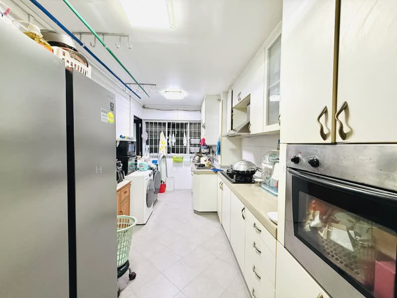 124 Yishun Street 11, 124 Yishun Street 11, 3 Bedrooms, 1,033 sqft, HDB Flat For Sale, by Hanson Chan, 500167075 - Kitchen - PropertyGuru.com.sg