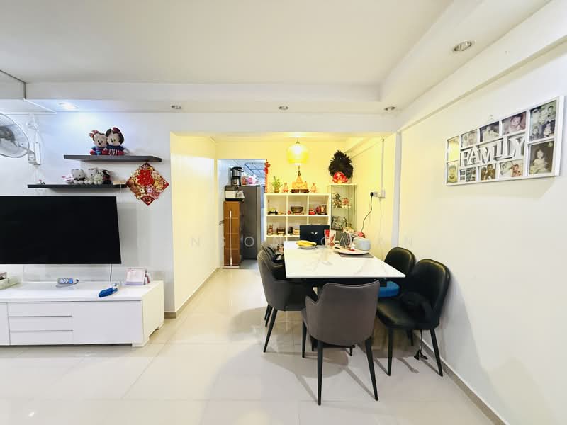 124 Yishun Street 11, 124 Yishun Street 11, 3 Bedrooms, 1,033 sqft, HDB Flat For Sale, by Hanson Chan, 500167075 - Living Room - PropertyGuru.com.sg