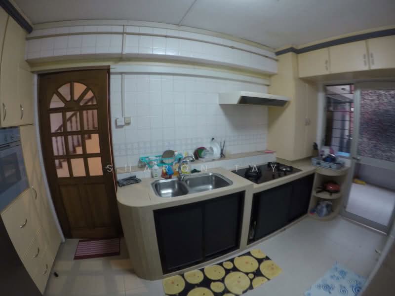 325 Tampines Street 32, 325 Tampines Street 32, Room Rental, 150 sqft, HDB Flat For Rent, by Sharon Tay, 500167076 - Kitchen - PropertyGuru.com.sg