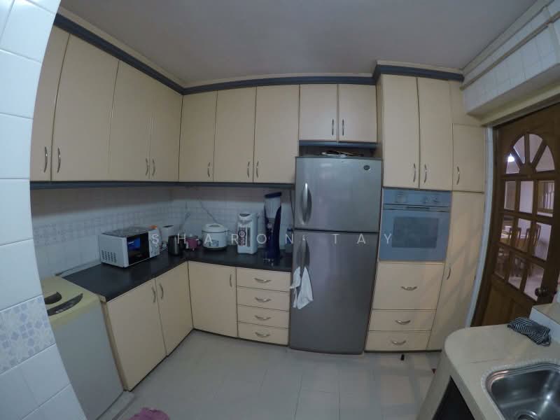 325 Tampines Street 32, 325 Tampines Street 32, Room Rental, 150 sqft, HDB Flat For Rent, by Sharon Tay, 500167076 - PropertyGuru.com.sg