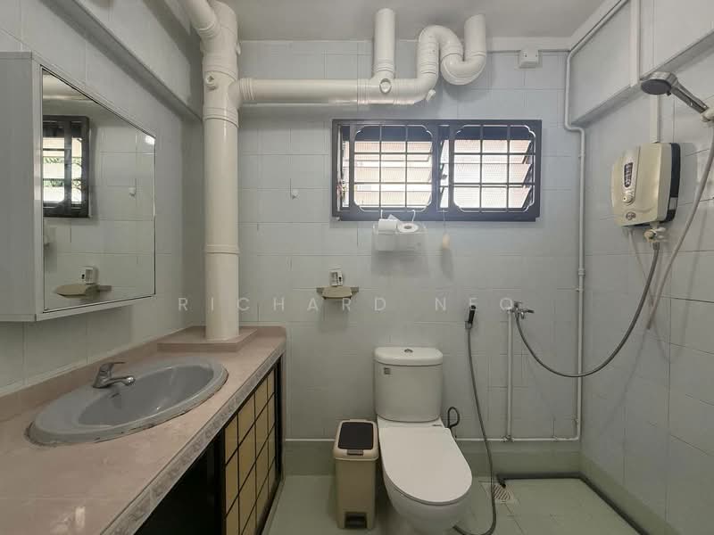 655 Woodlands Ring Road, 655 Woodlands Ring Road, 3 Bedrooms, 1,087 sqft, HDB Flat For Rent, by Richard Neo, 500167078 - Bathroom - PropertyGuru.com.sg