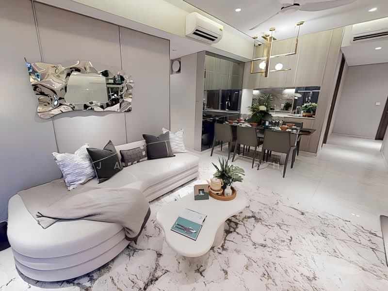 Why Wait Years? Rare D15 5 Bedder Near MRT & Kong Hwa Pri, , 5 Bedrooms, 2,131 sqft, Condominium For Sale, by Jaslynn Soh, 500167088 - Living Room - PropertyGuru.com.sg