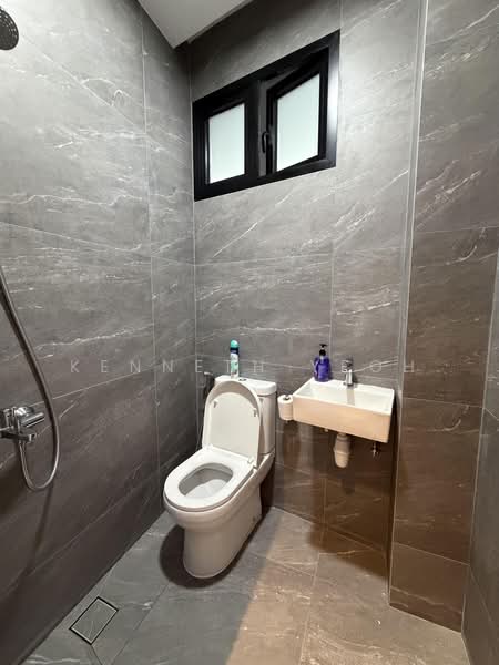 ⭐️FREEHOLD BRAND NEW LANDED IN THE NORTH⭐️, , 5 Bedrooms, 4,834 sqft, Terraced House For Sale, by Kenneth Yeoh, 500167094 - Bathroom - PropertyGuru.com.sg