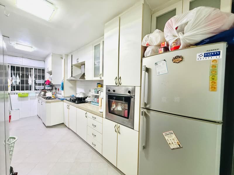 124 Yishun Street 11, 124 Yishun Street 11, 3 Bedrooms, 1,033 sqft, HDB Flat For Sale, by Candy ZiQi 紫绮, 500167097 - Kitchen - PropertyGuru.com.sg
