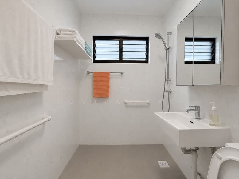 407 Serangoon Avenue 1, 407 Serangoon Avenue 1, 3 Bedrooms, 1,119 sqft, HDB Flat For Sale, by Donavan Tan, 500167103 - Bathroom - PropertyGuru.com.sg