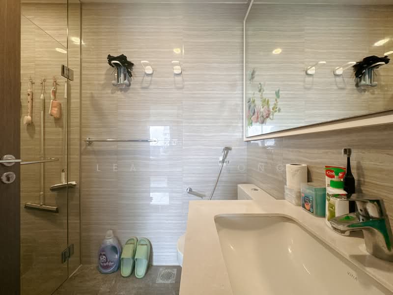 Riverbank at Fernvale, 15 Fernvale Close, 3 Bedrooms, 1,012 sqft, Condominium For Sale, by Lean Cheong, 500167104 - Bathroom - PropertyGuru.com.sg