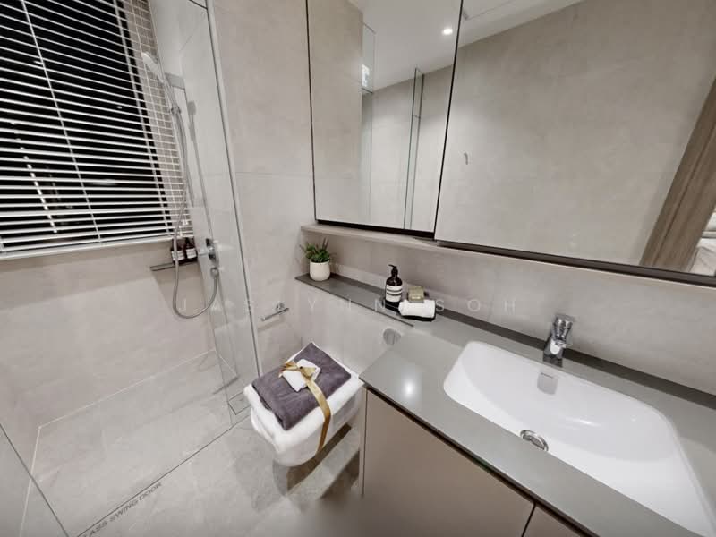 Only $1,900 PSF for a Brand New 4 Bedder. TOP Very Soon. Next to MRT, , 4 Bedrooms, 1,313 sqft, Condominium For Sale, by Jaslynn Soh, 500167106 - Bathroom - PropertyGuru.com.sg
