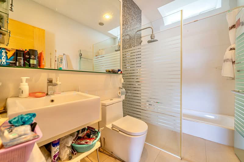 D'Casita, 38 Lorong Marzuki, 3 Bedrooms, 1,851 sqft, Condominium For Sale, by Charissa Yong, 500167110 - Bathroom - PropertyGuru.com.sg