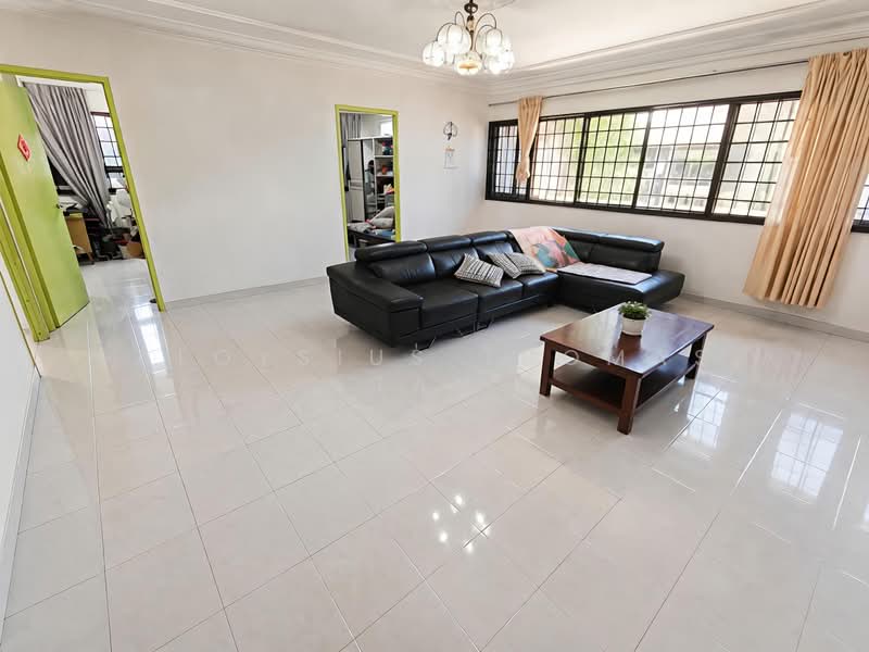 406 Choa Chu Kang Avenue 3, 406 Choa Chu Kang Avenue 3, 3 Bedrooms, 1,119 sqft, HDB Flat For Sale, by Aloysius Thomas Tan, 500167112 - Living Room - PropertyGuru.com.sg