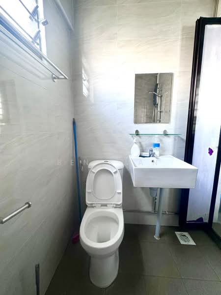 208 Jurong East Street 21, 208 Jurong East Street 21, Room Rental, 120 sqft, HDB Flat For Rent, by Ben Kwan, 500167113 - Bathroom - PropertyGuru.com.sg