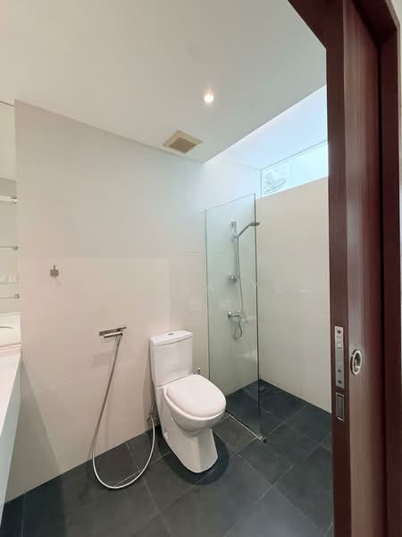 Bartley Road, Eden Grove, Sunshine Terrace, near woodleigh mall, Bartley Road, Eden Grove, Sunshine Terrace, woodleigh, Gambir, Labu ayer, labu gambir, how sun, 2 Bedrooms, 1,469 sqft, Terraced House For Rent, by Anthea Yeo 杨丽娇, 500167114 - Bathroom - PropertyGuru.com.sg