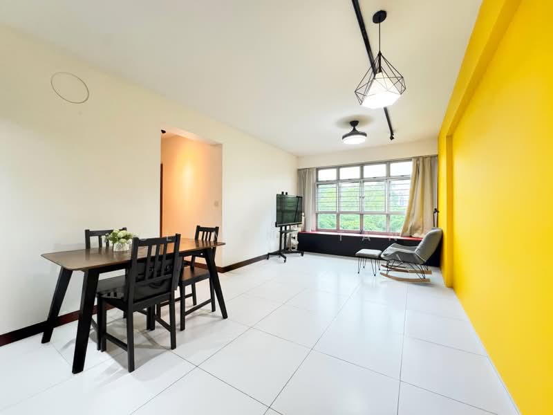 430B Yishun Avenue 11, 430B Yishun Avenue 11, 3 Bedrooms, 990 sqft, HDB Flat For Sale, by Clement Tan, 500167122 - Living Room - PropertyGuru.com.sg