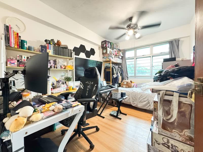 430B Yishun Avenue 11, 430B Yishun Avenue 11, 3 Bedrooms, 990 sqft, HDB Flat For Sale, by Clement Tan, 500167122 - Bedroom 2 - PropertyGuru.com.sg