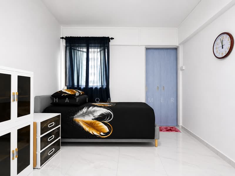 533 Bedok North Street 3, 533 Bedok North Street 3, 2 Bedrooms, 732 sqft, HDB Flat For Sale, by Hafiqal Amer, 500167131 - Master Bedroom - PropertyGuru.com.sg