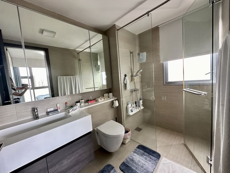 RiverTrees Residences, 21 Fernvale Close, 4 Bedrooms, 1,206 sqft, Condominium For Sale, by Natasha Loh, 500167136 - Bathroom - PropertyGuru.com.sg