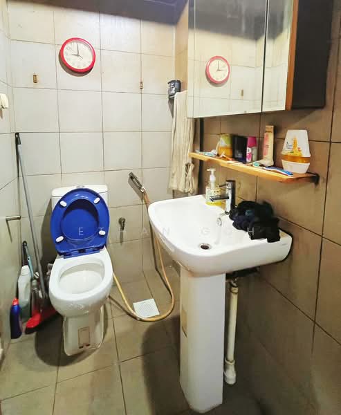 347A Yishun Avenue 11, 347A Yishun Avenue 11, 2 Bedrooms, 721 sqft, HDB Flat For Sale, by Ethan Goh, 500167140 - Common Bathroom - PropertyGuru.com.sg