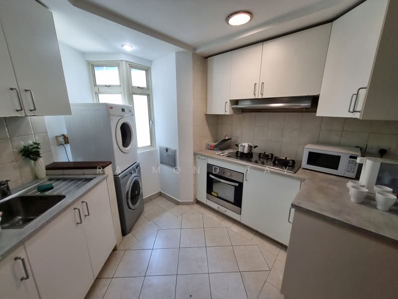 Burlington Square, 175 Bencoolen Street, Room Rental, 220 sqft, Apartment For Rent, by Raymond Tay, 500167145 - Kitchen - PropertyGuru.com.sg