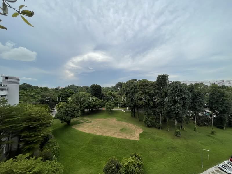 269 Bukit Batok East Avenue 4, 269 Bukit Batok East Avenue 4, 2 Bedrooms, 689 sqft, HDB Flat For Sale, by Charmian Ngan, 500167149 - Exterior - PropertyGuru.com.sg