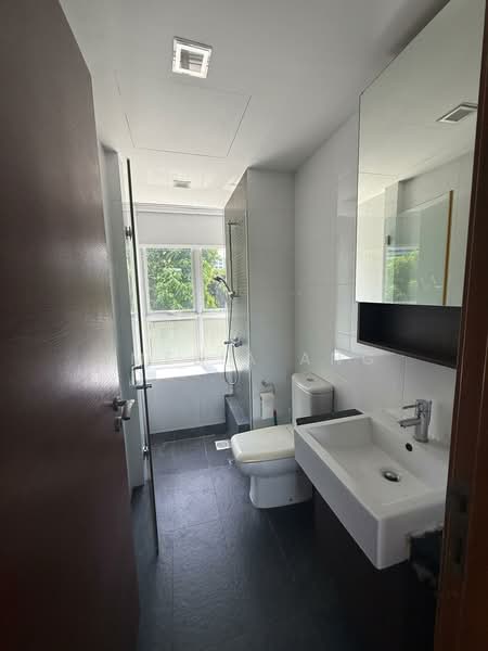 The Parc Condominium, 3 West Coast Walk, Room Rental, 20 sqft, Condominium For Rent, by Amelia Ang, 500167165 - Bathroom - PropertyGuru.com.sg