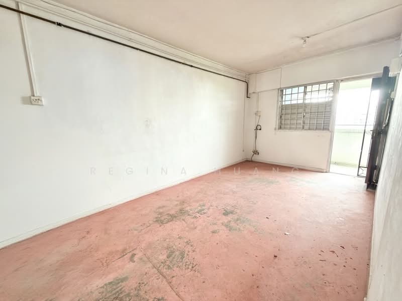 620 Bedok Reservoir Road, 620 Bedok Reservoir Road, 1 Bedroom, 484 sqft, HDB Flat For Sale, by Regina Huang, 500167166 - Living Room - PropertyGuru.com.sg