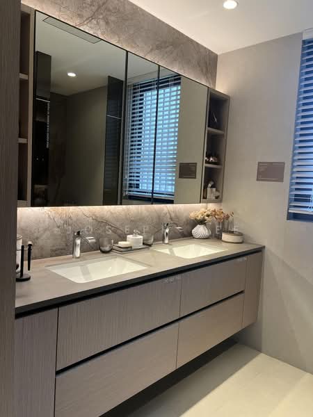 Thomson Reserve, Bright Hill Drive, 4 Bedrooms, 1,238 sqft, Condominium For Sale, by Joseph Lee, 500167172 - Bathroom - PropertyGuru.com.sg