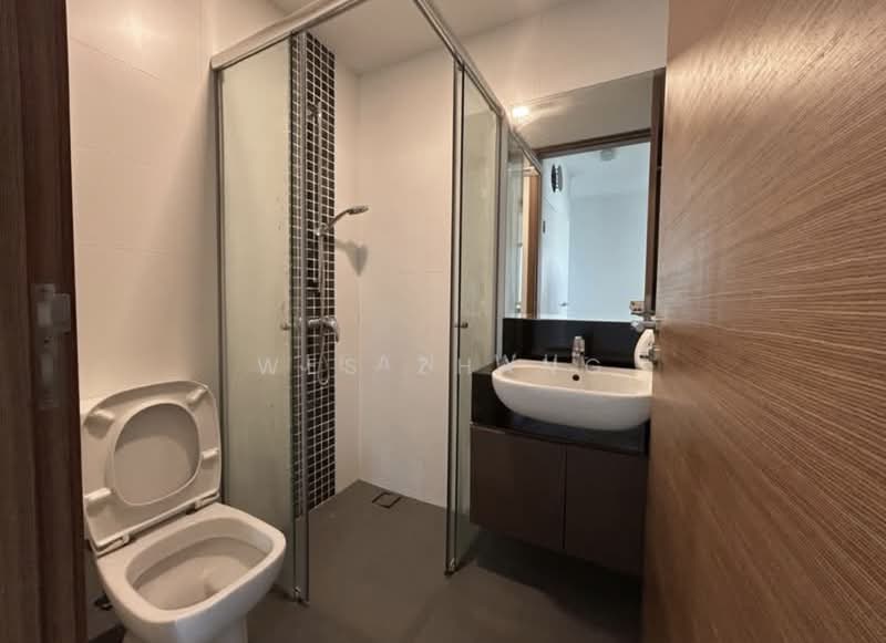 Cosmo, 18 Guillemard Crescent, 2 Bedrooms, 667 sqft, Condominium For Sale, by Wes Zhang, 500167178 - Bathroom - PropertyGuru.com.sg